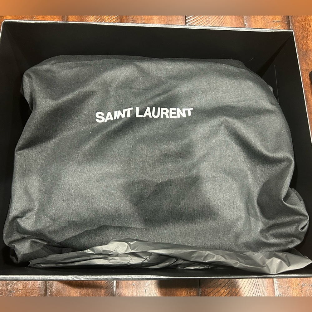 Yves Saint Laurent Loulou Large YSL Shoulder Bag in Quilted Leather. NWT - Picture 10 of 15